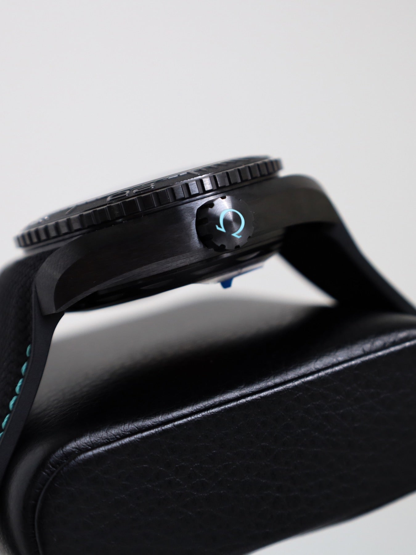 Omega Seamaster Planet Ocean Worldtimer 215.92.46.22.01.006