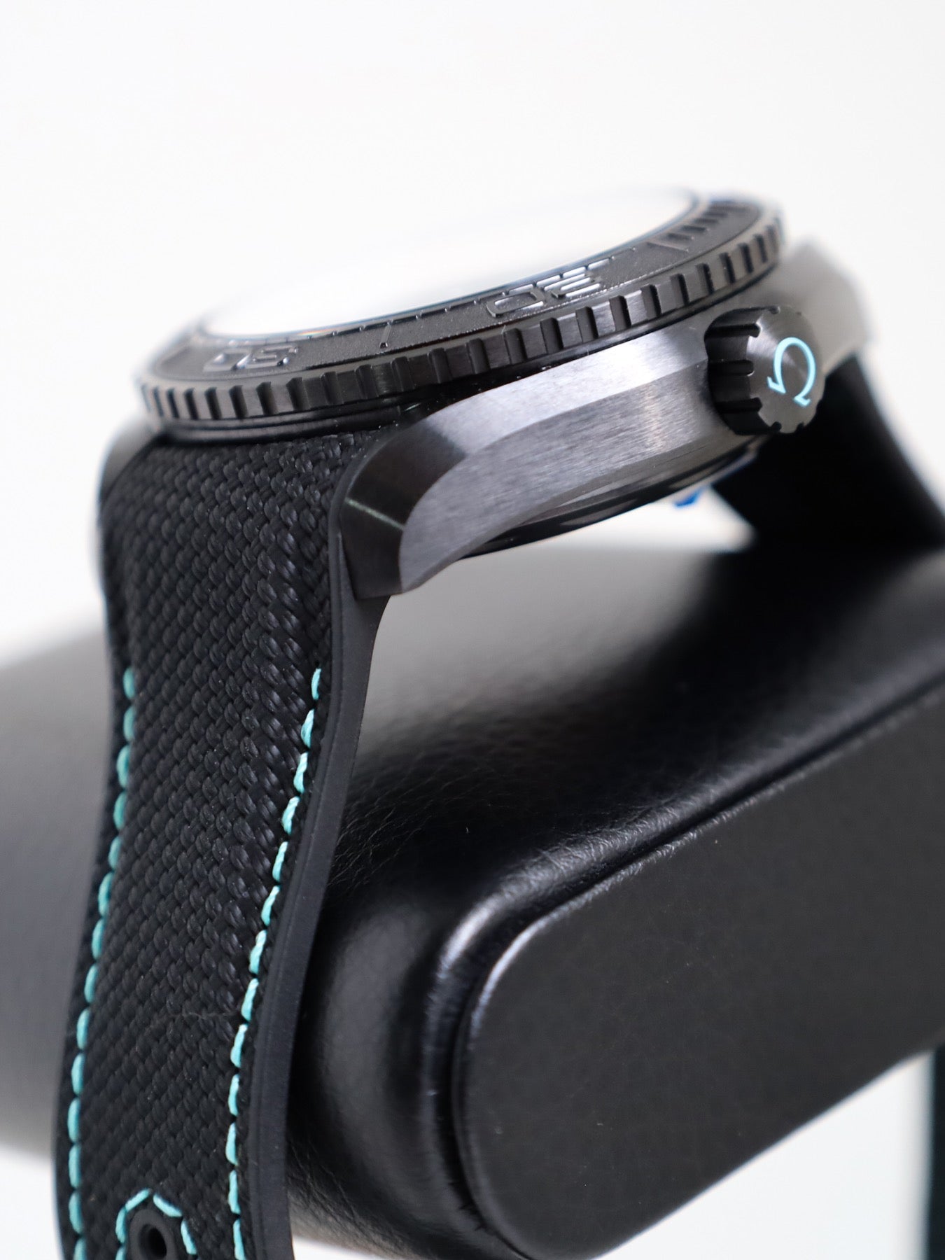 Omega Seamaster Planet Ocean Worldtimer 215.92.46.22.01.006