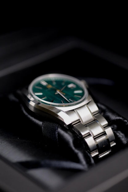 Grand Seiko Heritage Collection Shunbun SBGH305 Green Dial - view 4