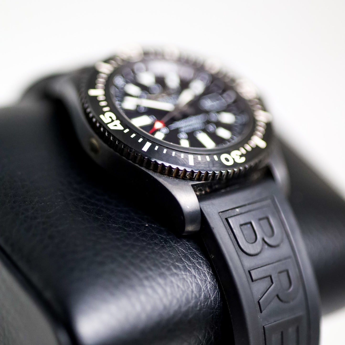 Breitling Superocean 44 Special M17393 Black Dial - view 4