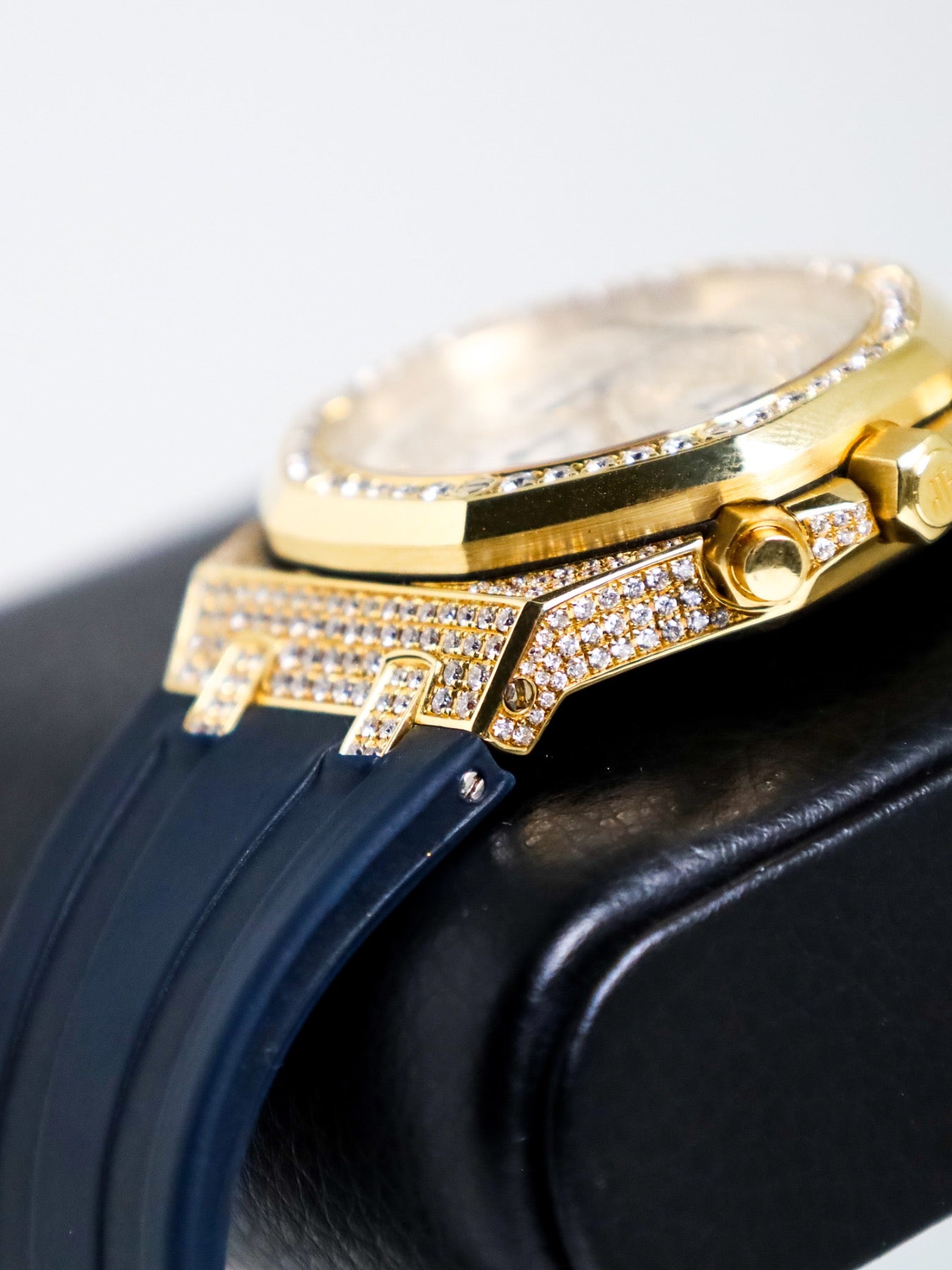 Audemars Piguet Royal Oak Chronograph 26022BA Yellow Gold - view 8
