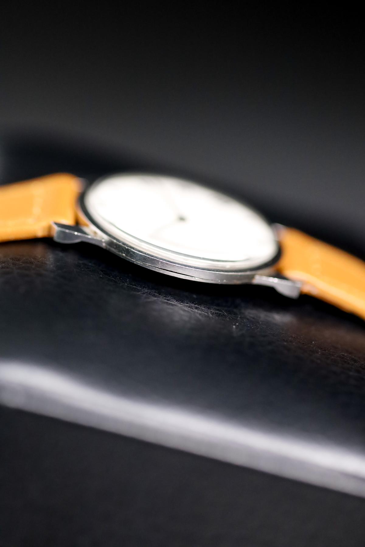 Universal Geneve 1960's Universal Geneve Eggshell White Dial
