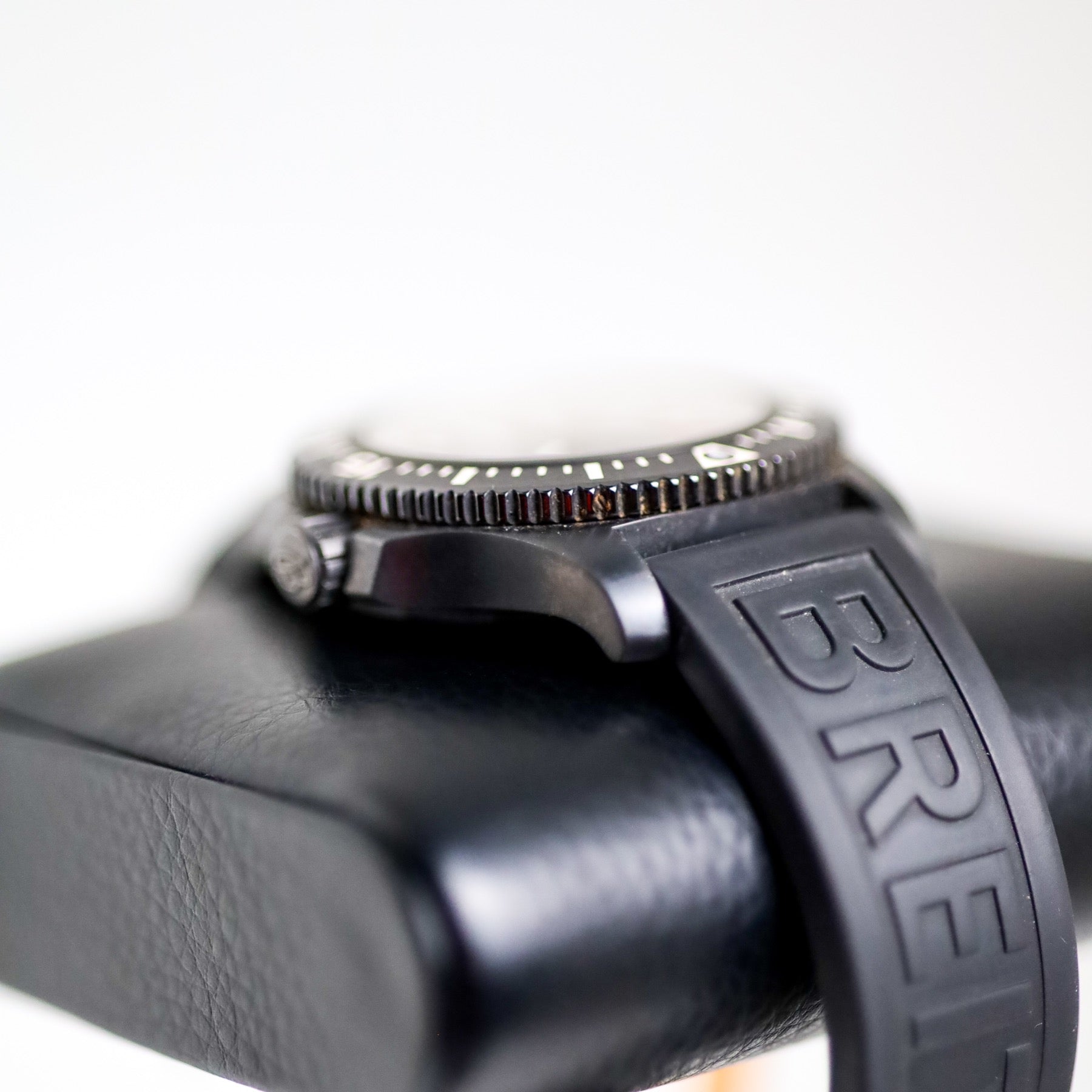 Breitling Superocean 44 Special M17393 Black Dial - view 7