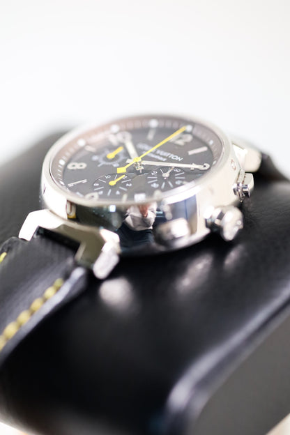 Louis Vuitton Tambour Chronograph with Coffee Table Book TO224898 - view 10