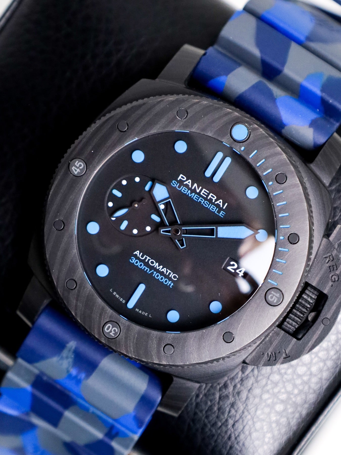 Panerai Submersible PAM01616 - NW Timepieces