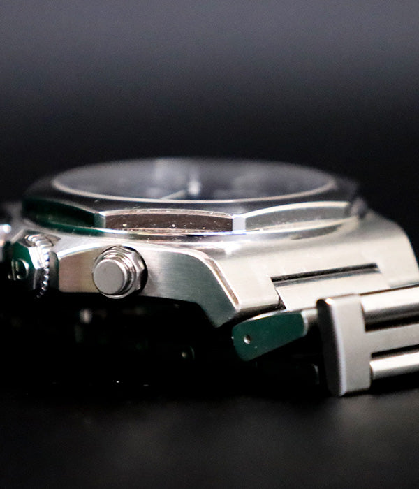 Girard Perregaux Laureato Chronograph 42mm 81020-11-631-11A