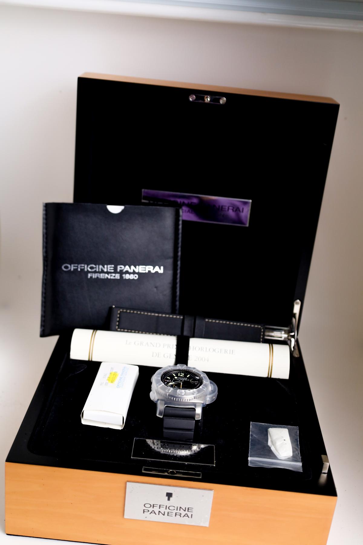 Panerai Luminor Submersible Full Set PAM00194 (2004) - view 2