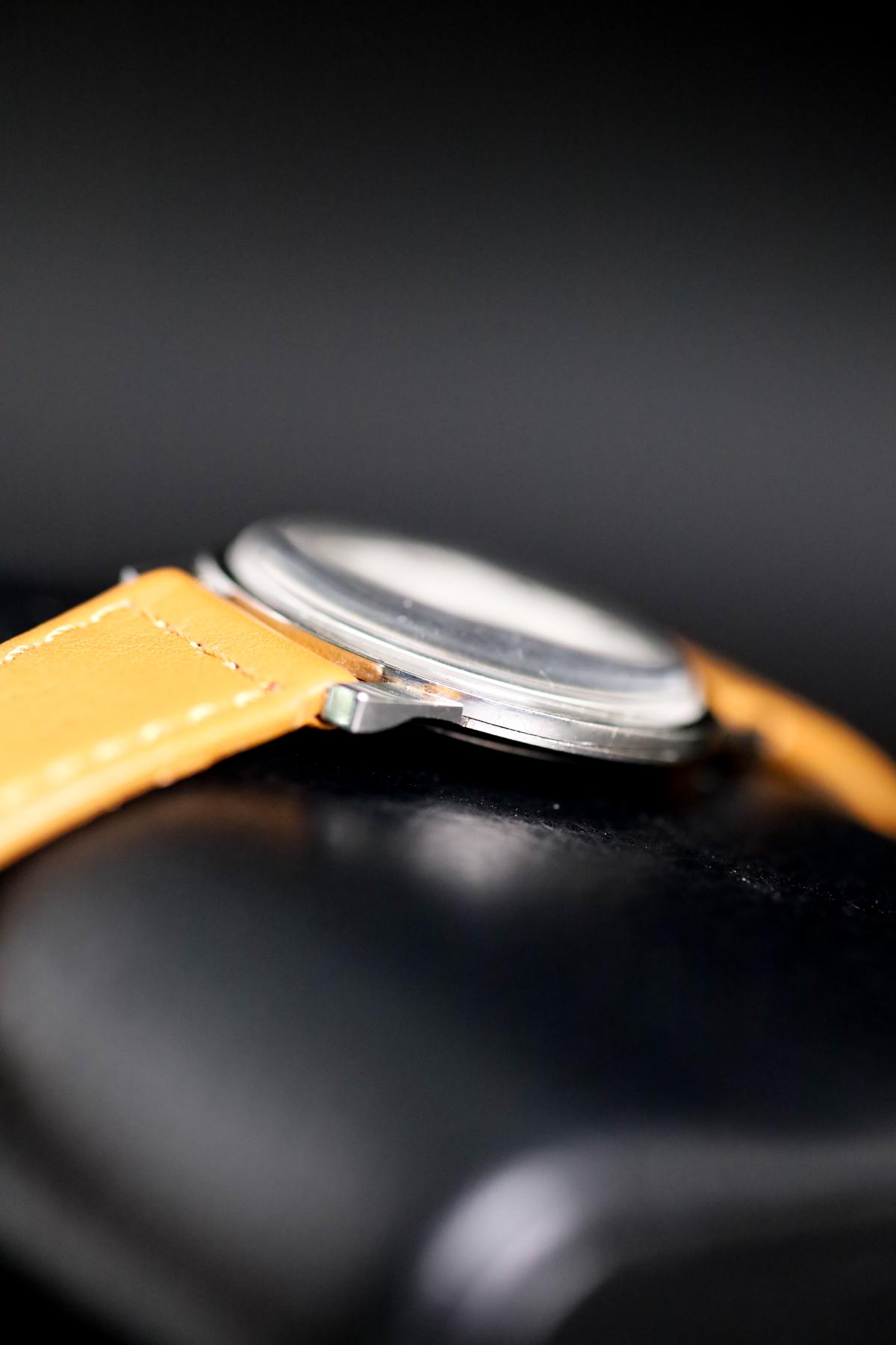 Universal Geneve 1960's Universal Geneve Eggshell White Dial