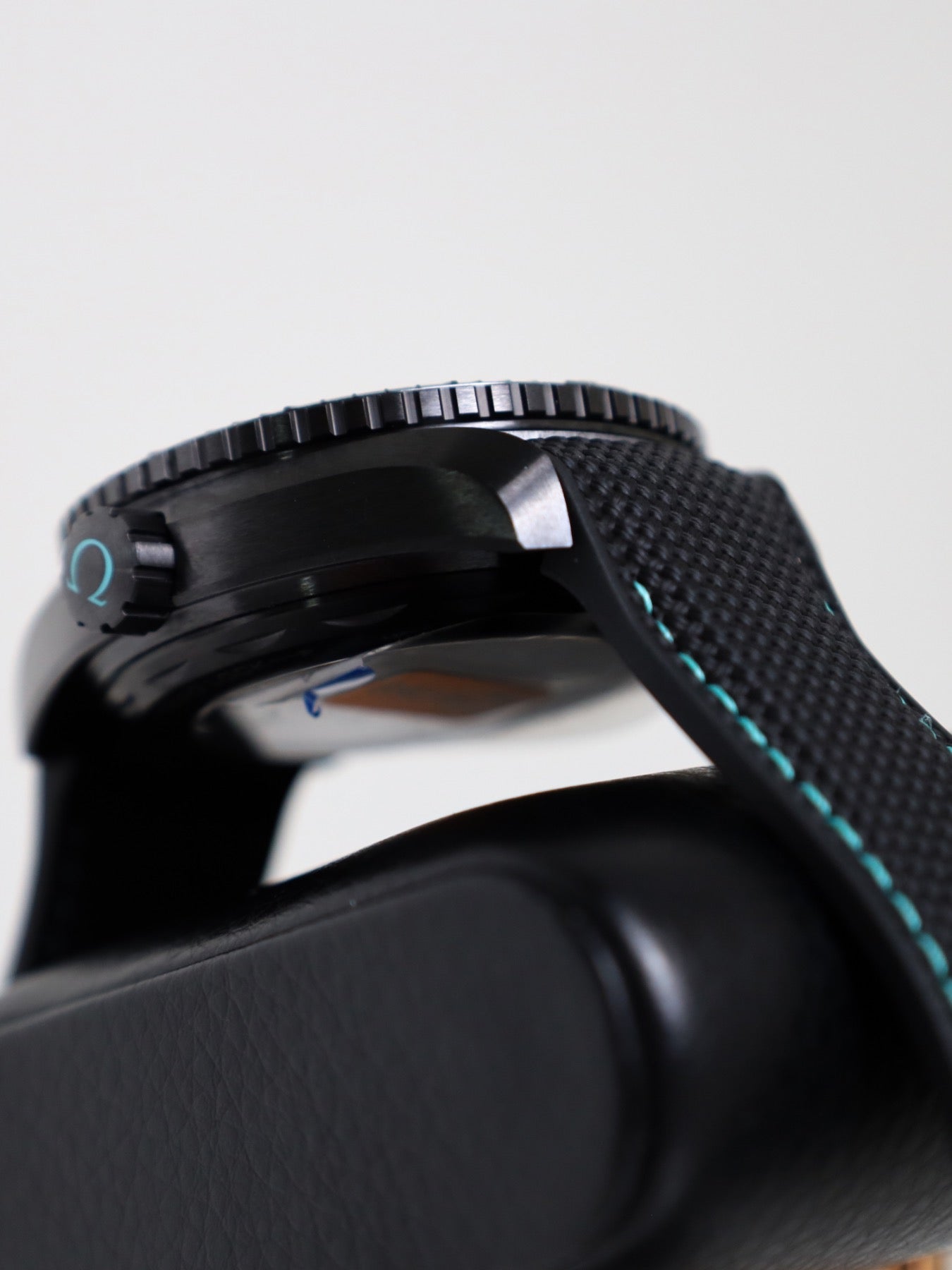 Omega Seamaster Planet Ocean Worldtimer 215.92.46.22.01.006