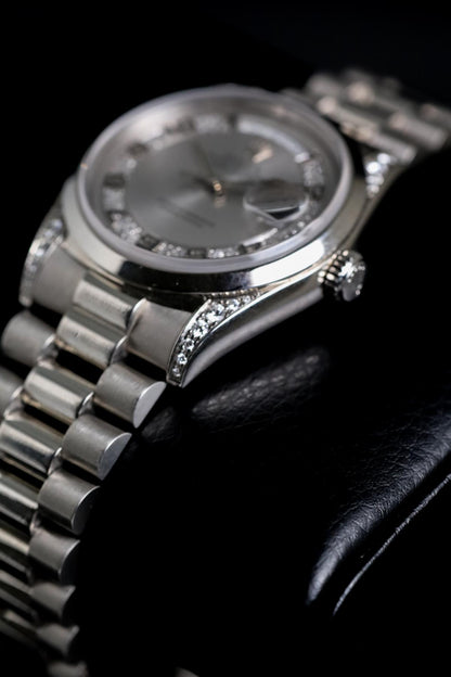 Rolex Day-Date 36 18296 Platinum Factory Diamond Dial - view 4