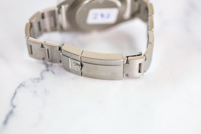 Rolex Explorer II 216570