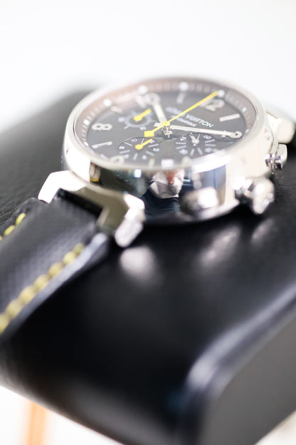 Louis Vuitton Tambour Chronograph with Coffee Table Book TO224898 - view 9