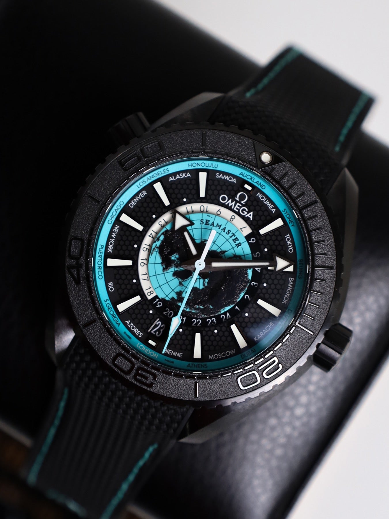 Omega Seamaster Planet Ocean Worldtimer 215.92.46.22.01.006