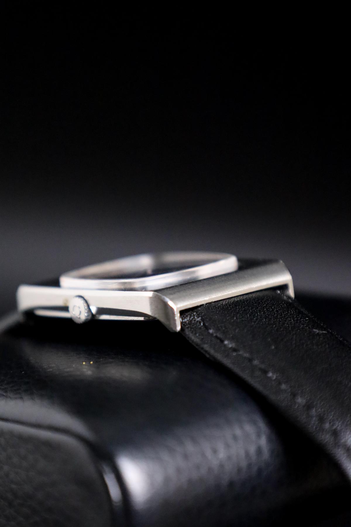 Omega Genève Ultra-Thin 111.017 Rare Blue Breguet Numeral Dial (1970s) - view 6
