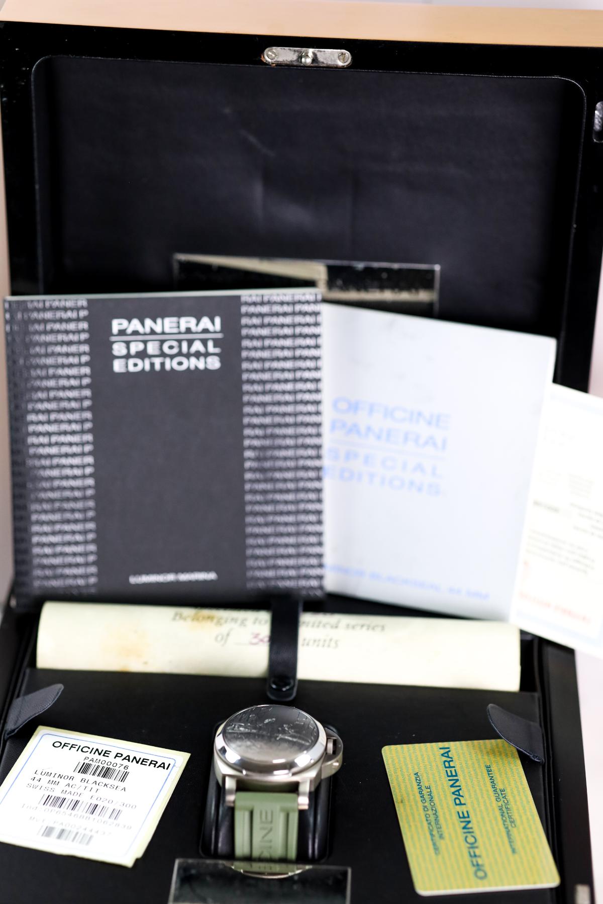 Panerai Luminor Blackseal PAM00076