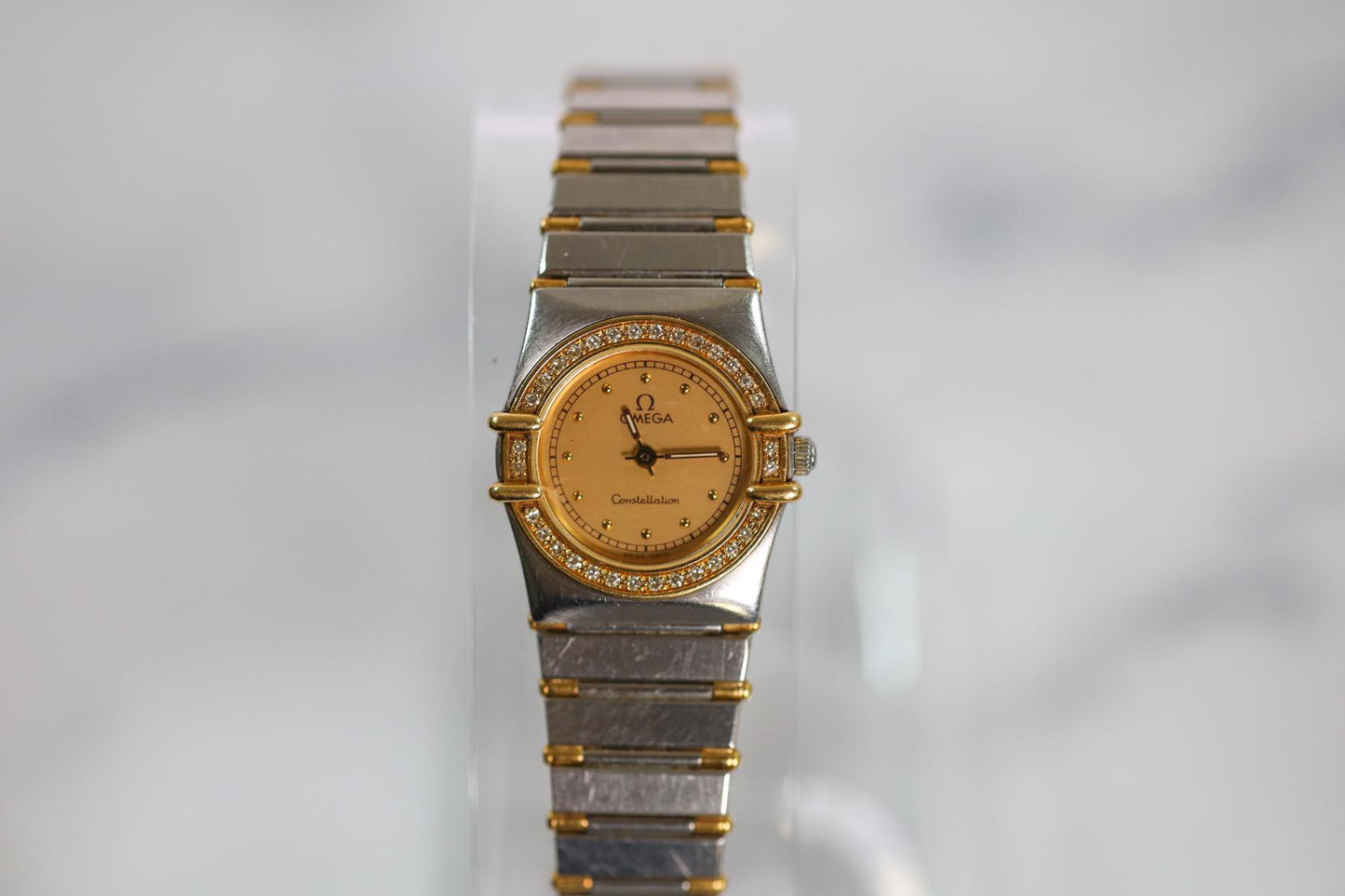 1990 Omega Constellation 895.108 "Manhattan"